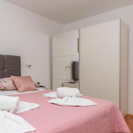 Apartment Strawberry Makarska Eksteriør billede