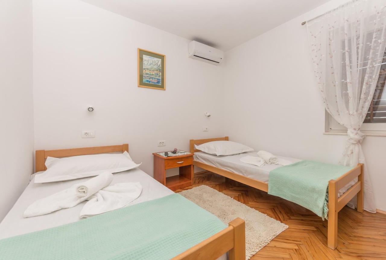 Apartment Strawberry Makarska Eksteriør billede