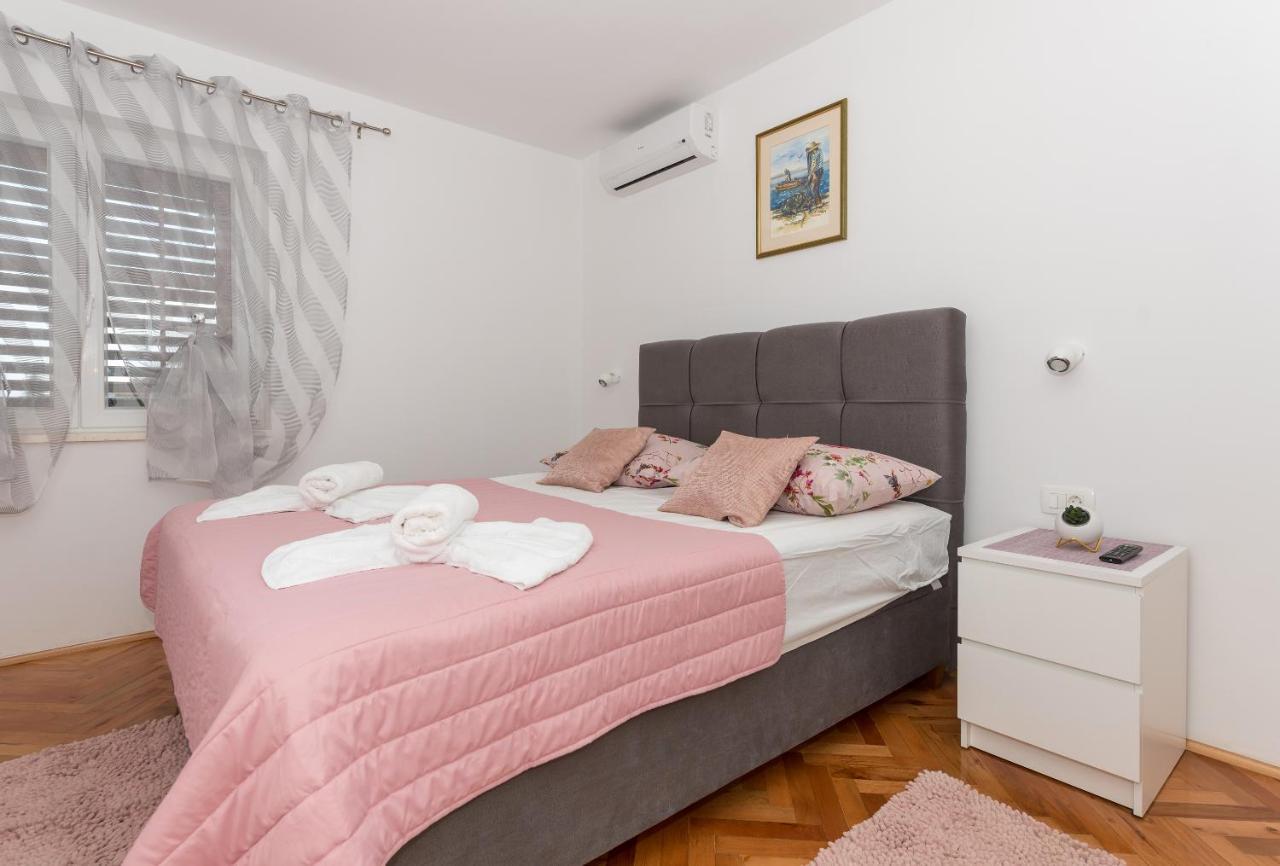 Apartment Strawberry Makarska Eksteriør billede