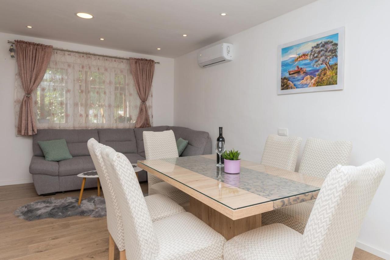 Apartment Strawberry Makarska Eksteriør billede
